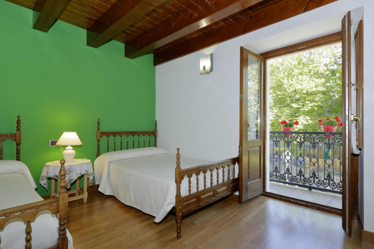 Aizkolarienea Apartment Ochagavia Bagian luar foto