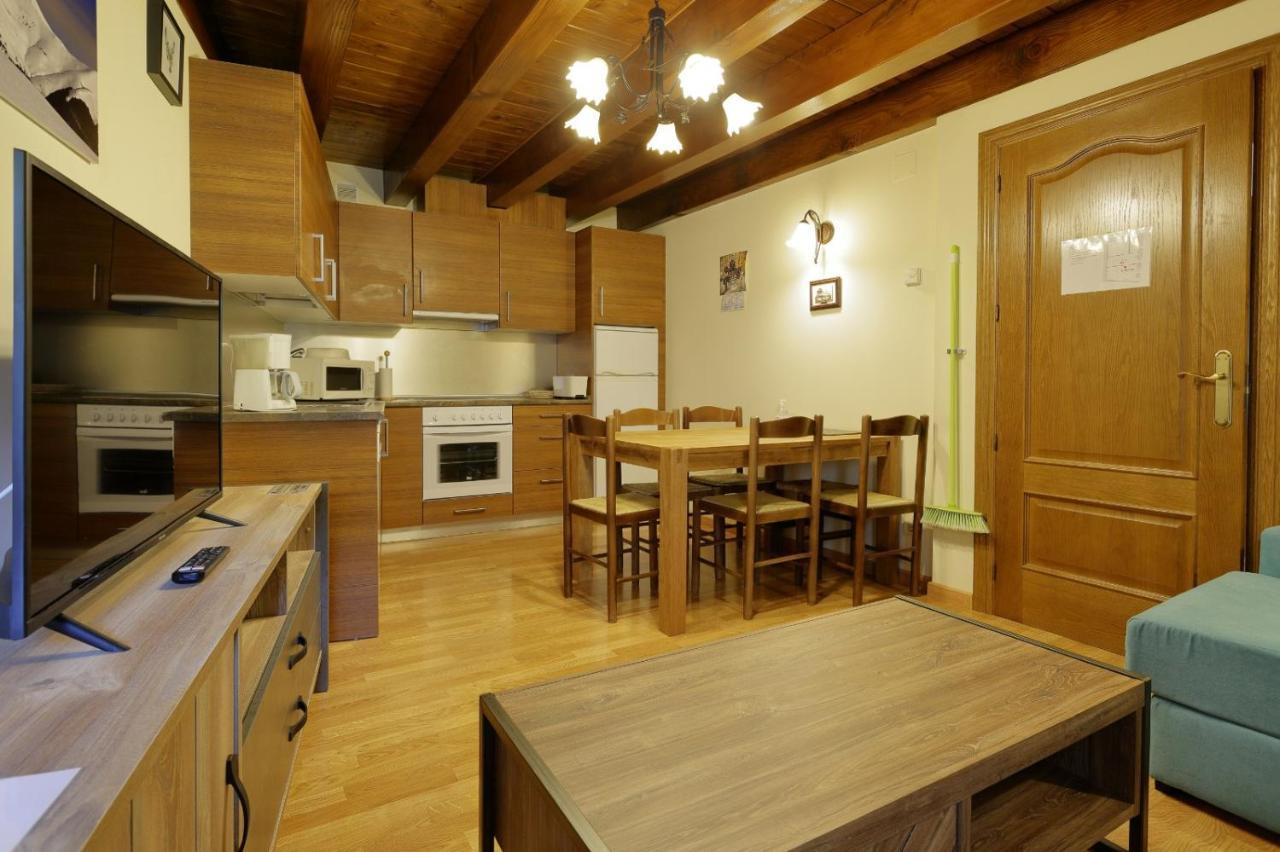 Aizkolarienea Apartment Ochagavia Bagian luar foto